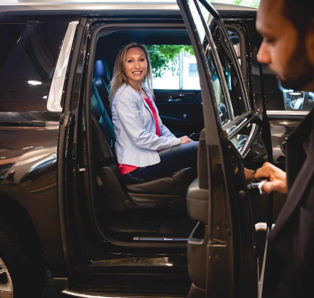 Are Complimentary Airport Limo Services Convenient?